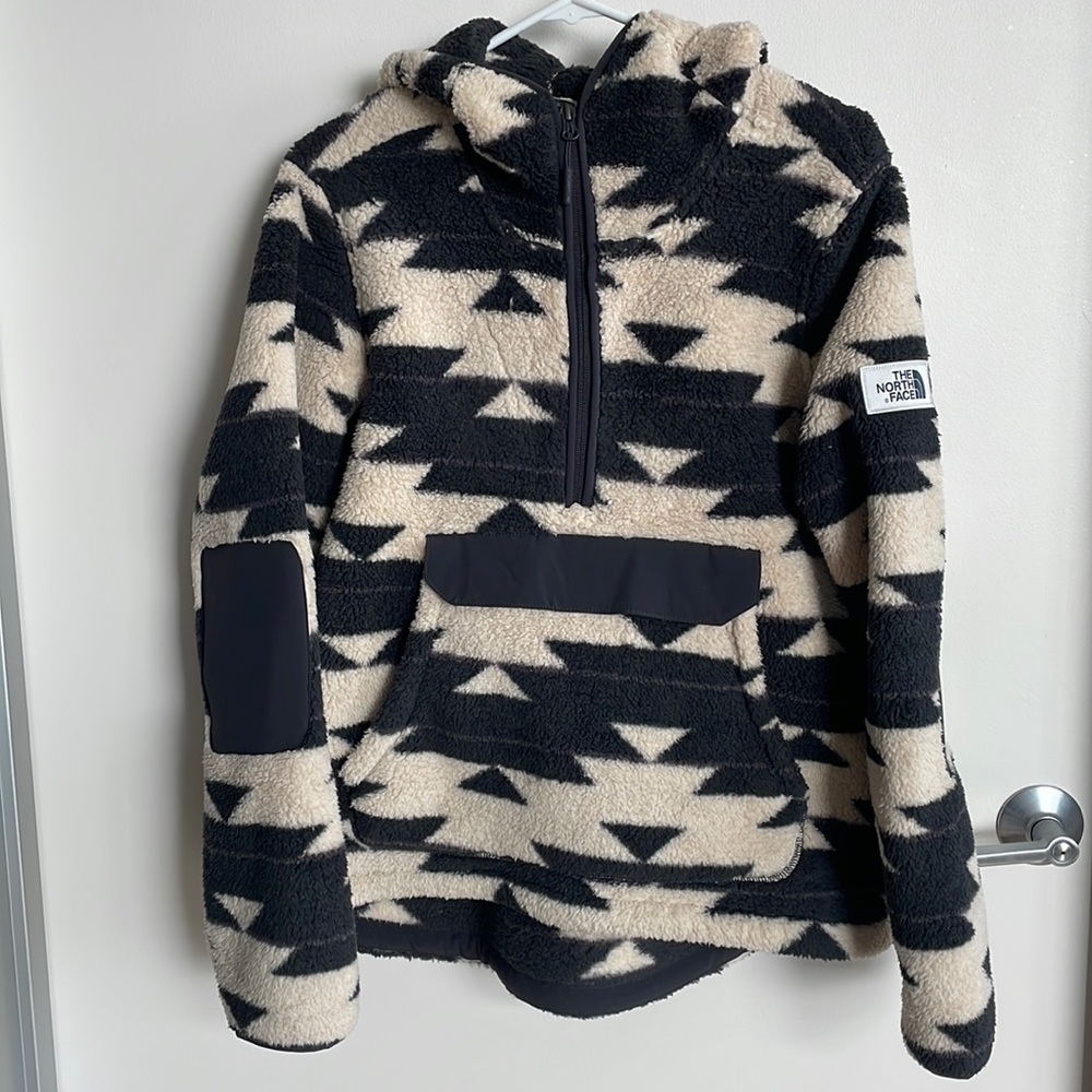 The North Face Printed Quarter Zip Fleece with hood - Women’s Size L